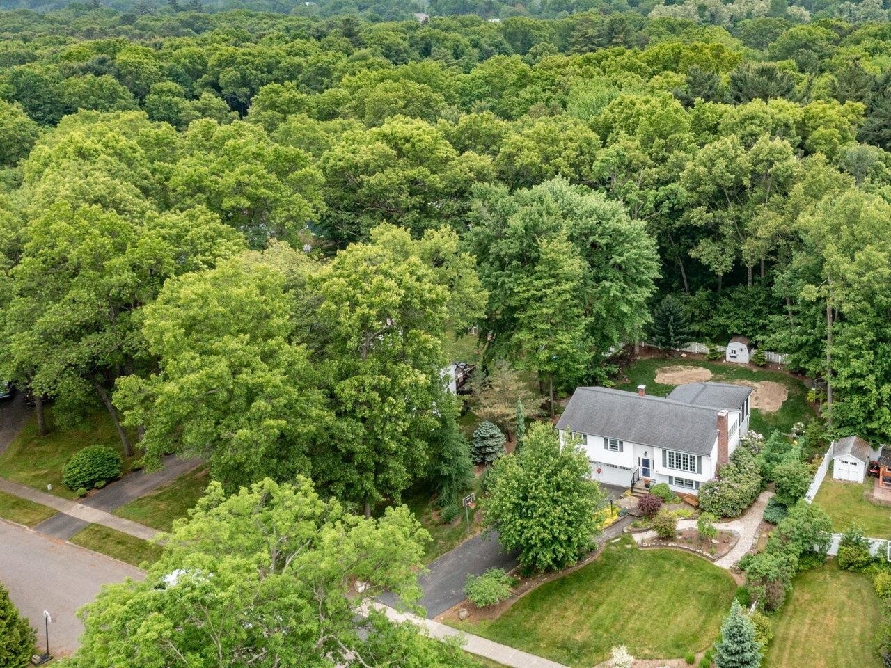 63 Robin Road
