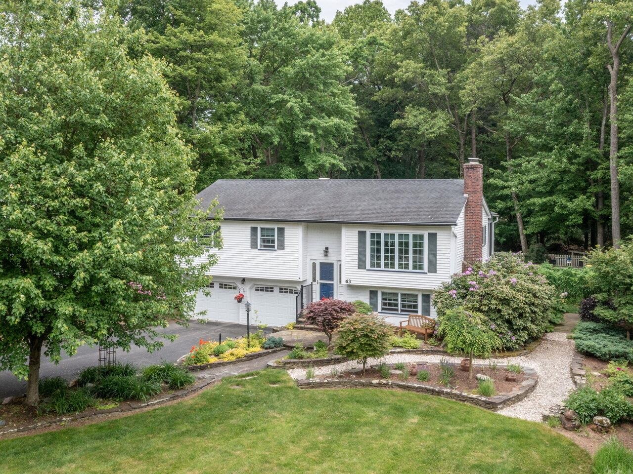 63 Robin Road