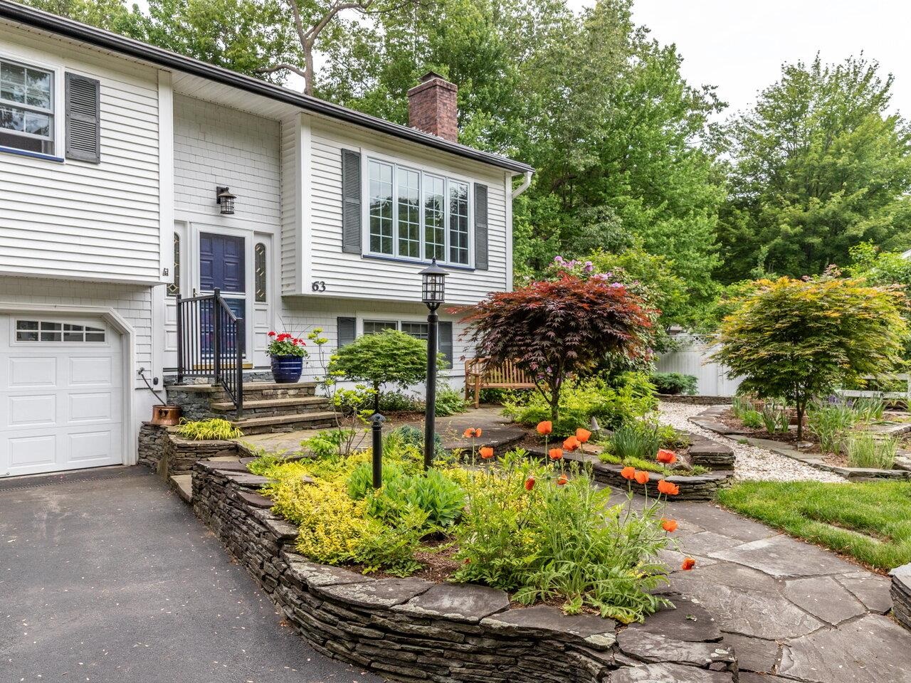 63 Robin Road