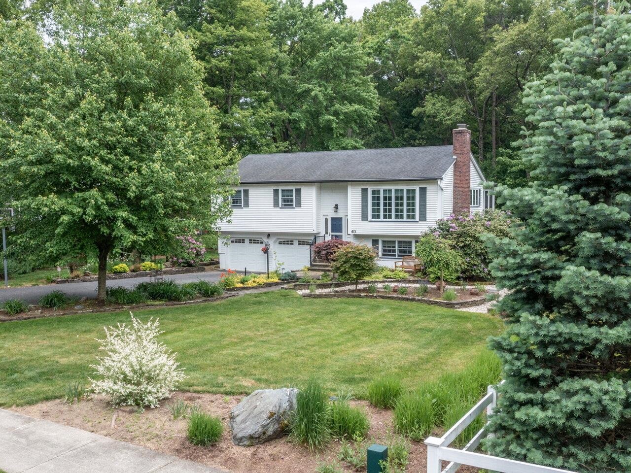 63 Robin Road