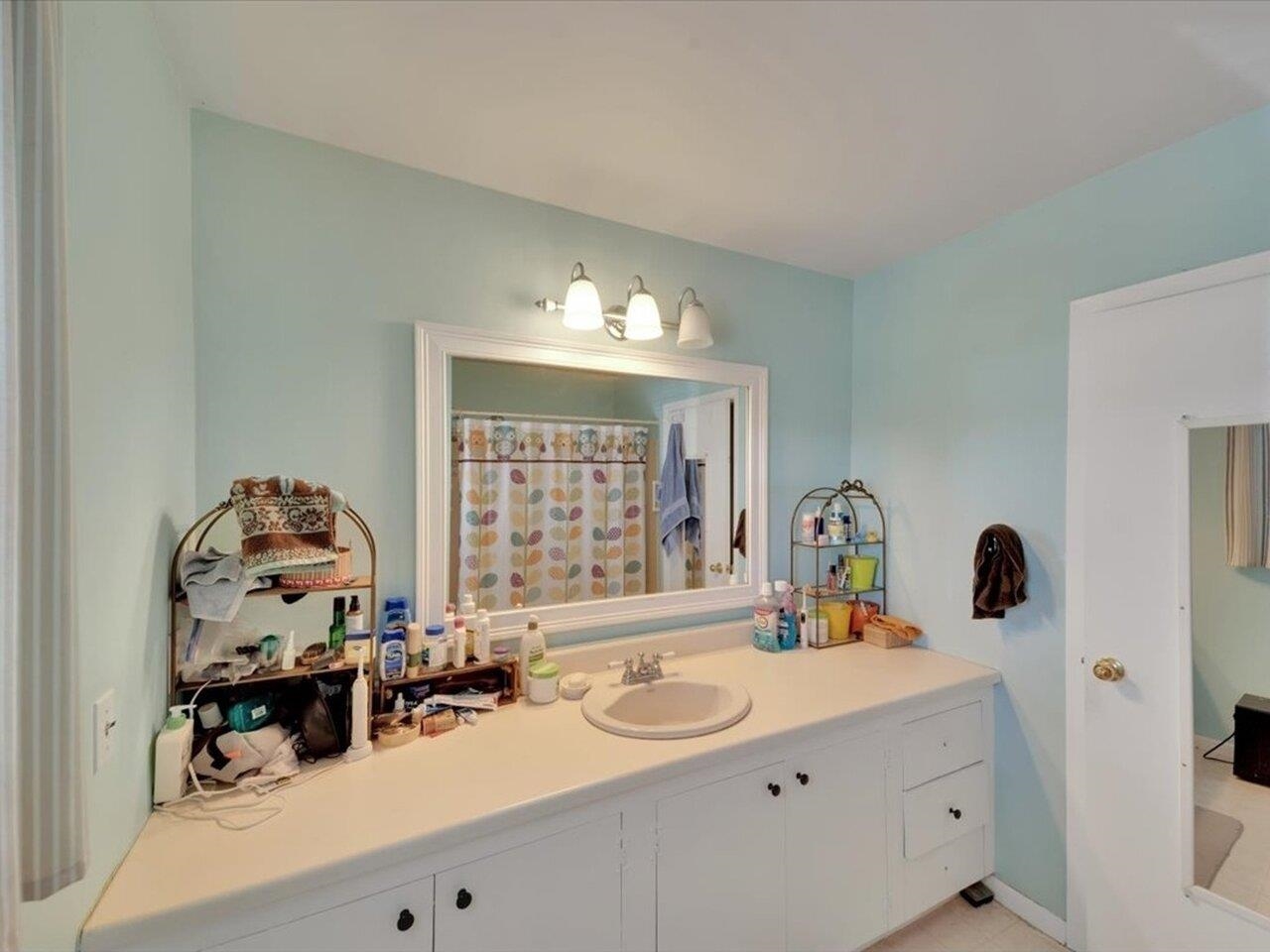 Spacious full bath - unit #64