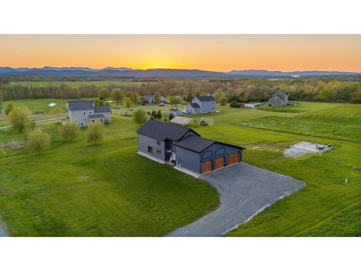 64 Atkins Farm Road, Ferrisburgh