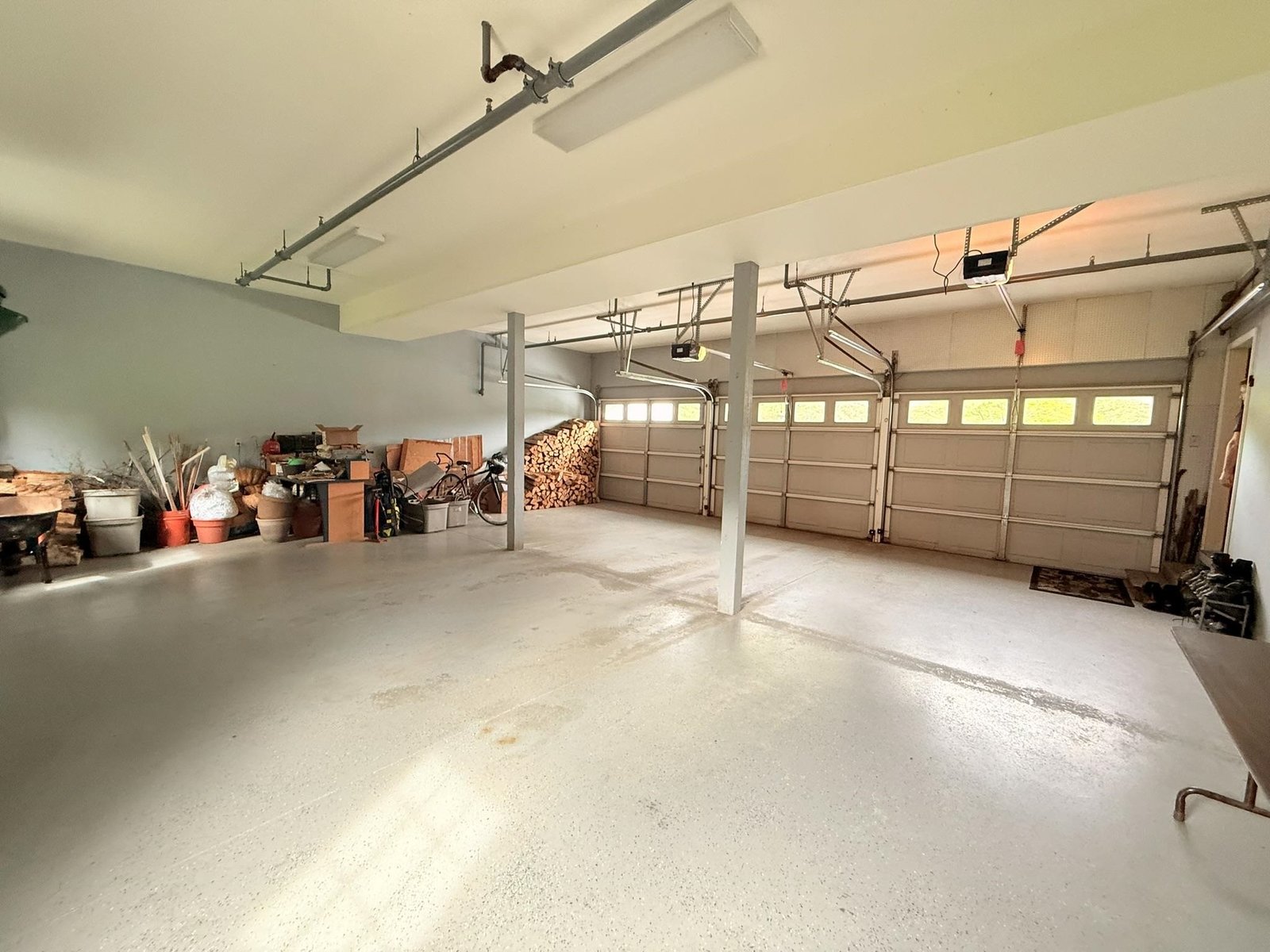 Oversized 3 Bay Garage