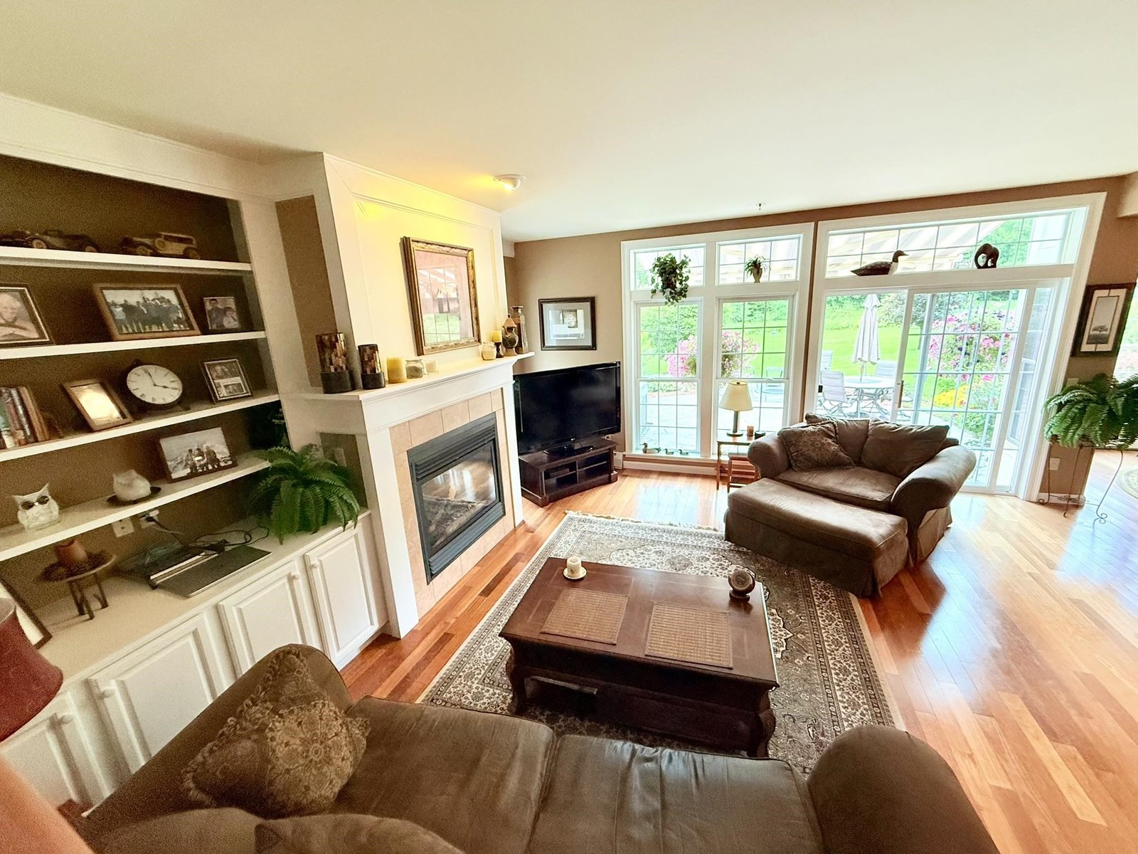 Beautiful Built-ins & Fireplace