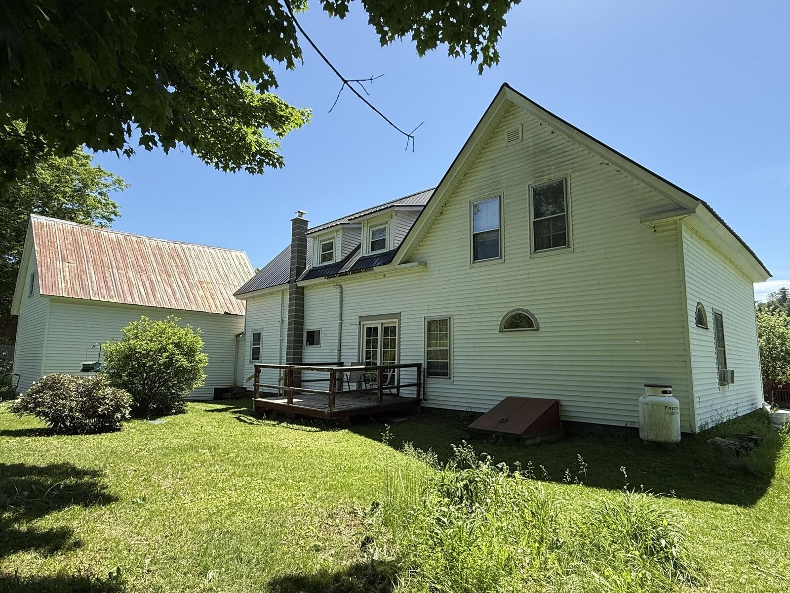 64 Pleasant Street