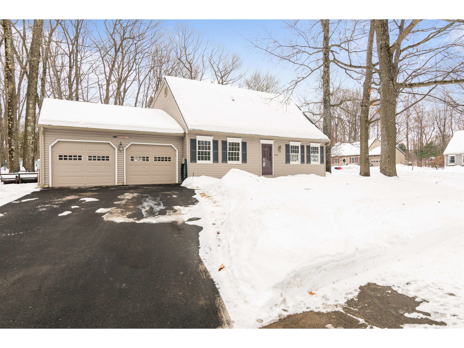 643 Oak Circle