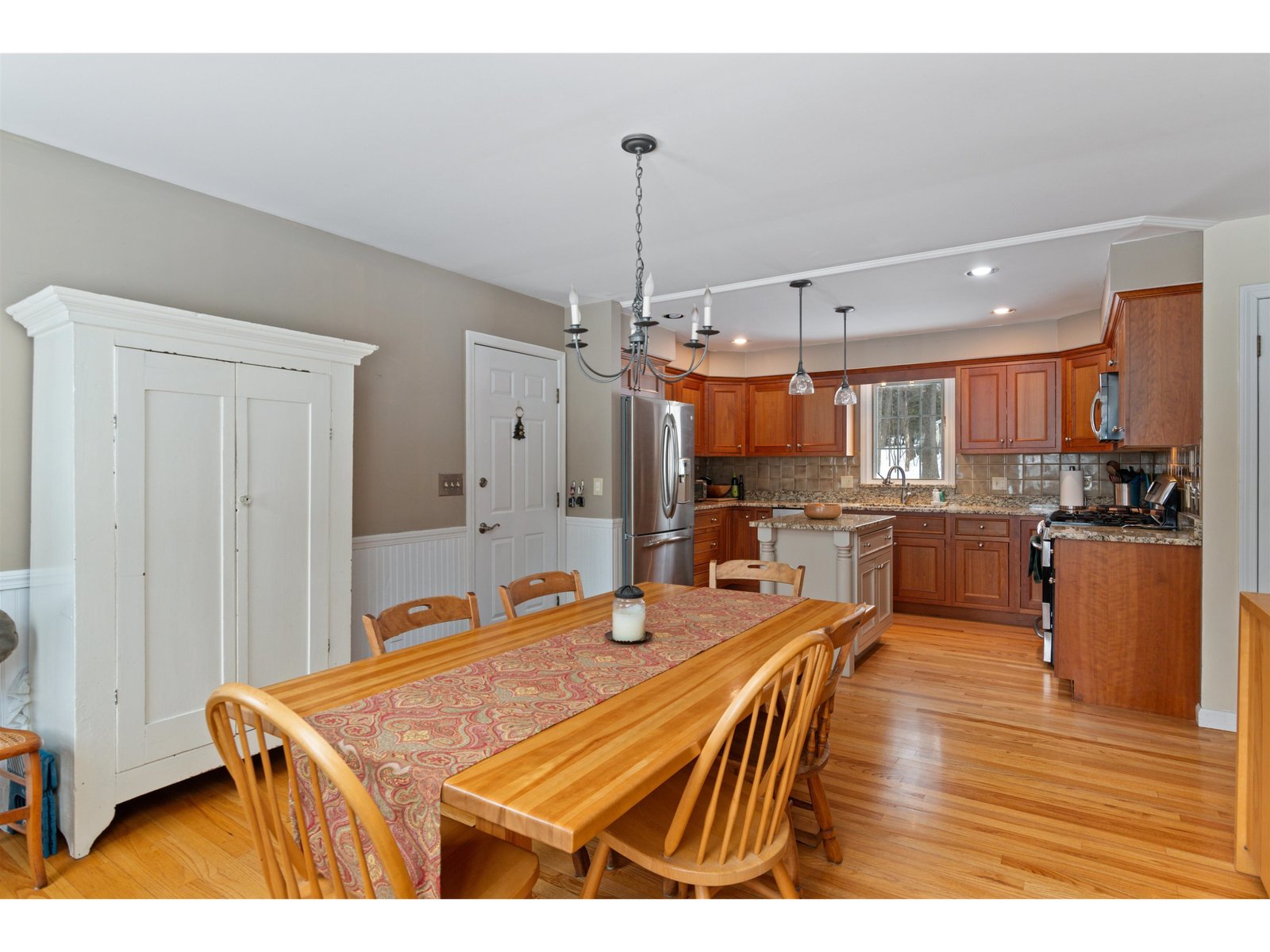 643 Oak Circle