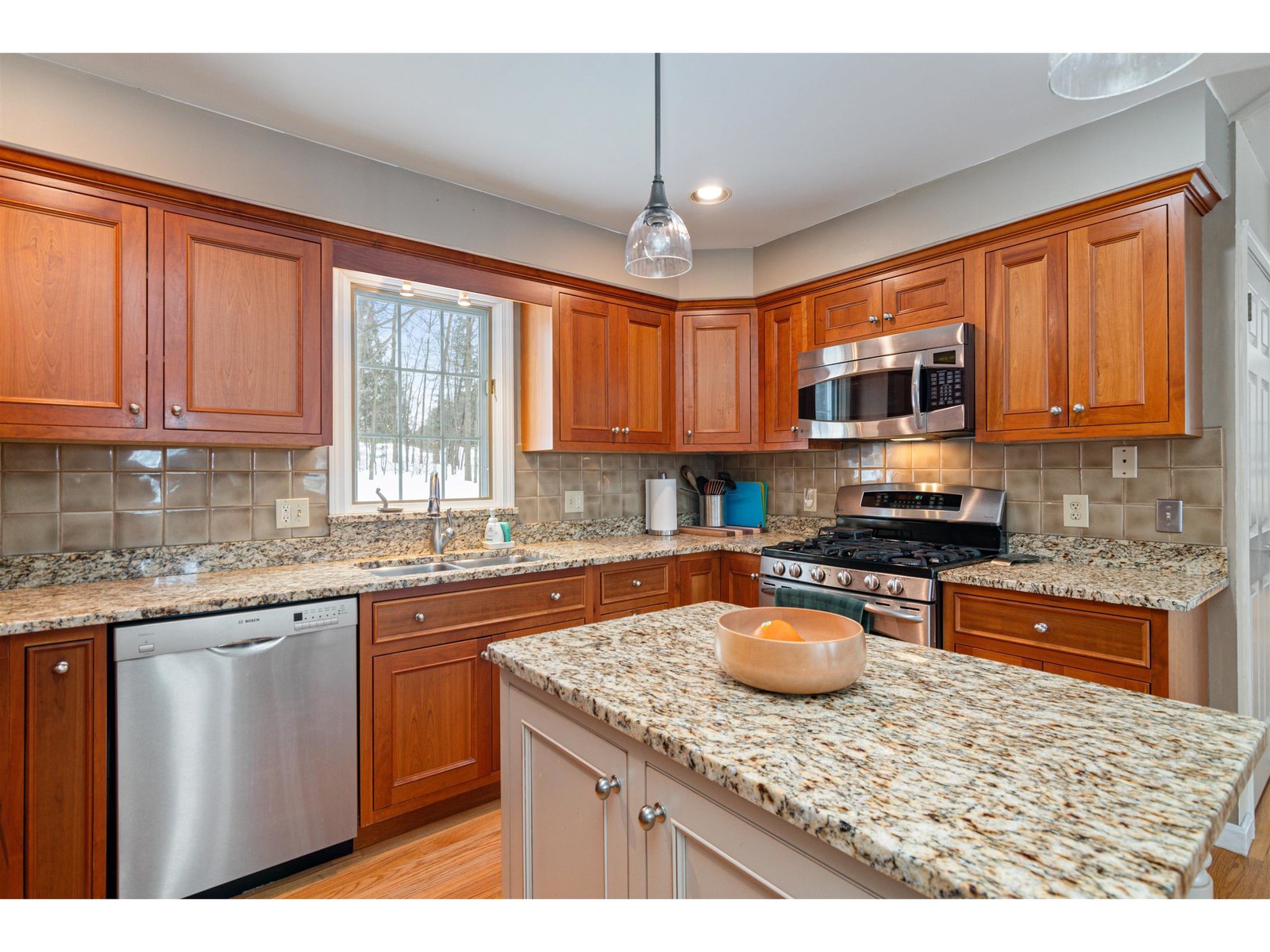 643 Oak Circle
