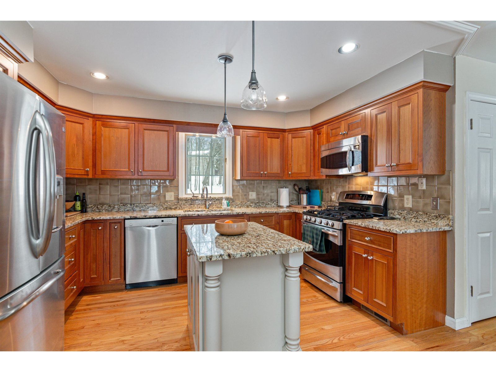 643 Oak Circle