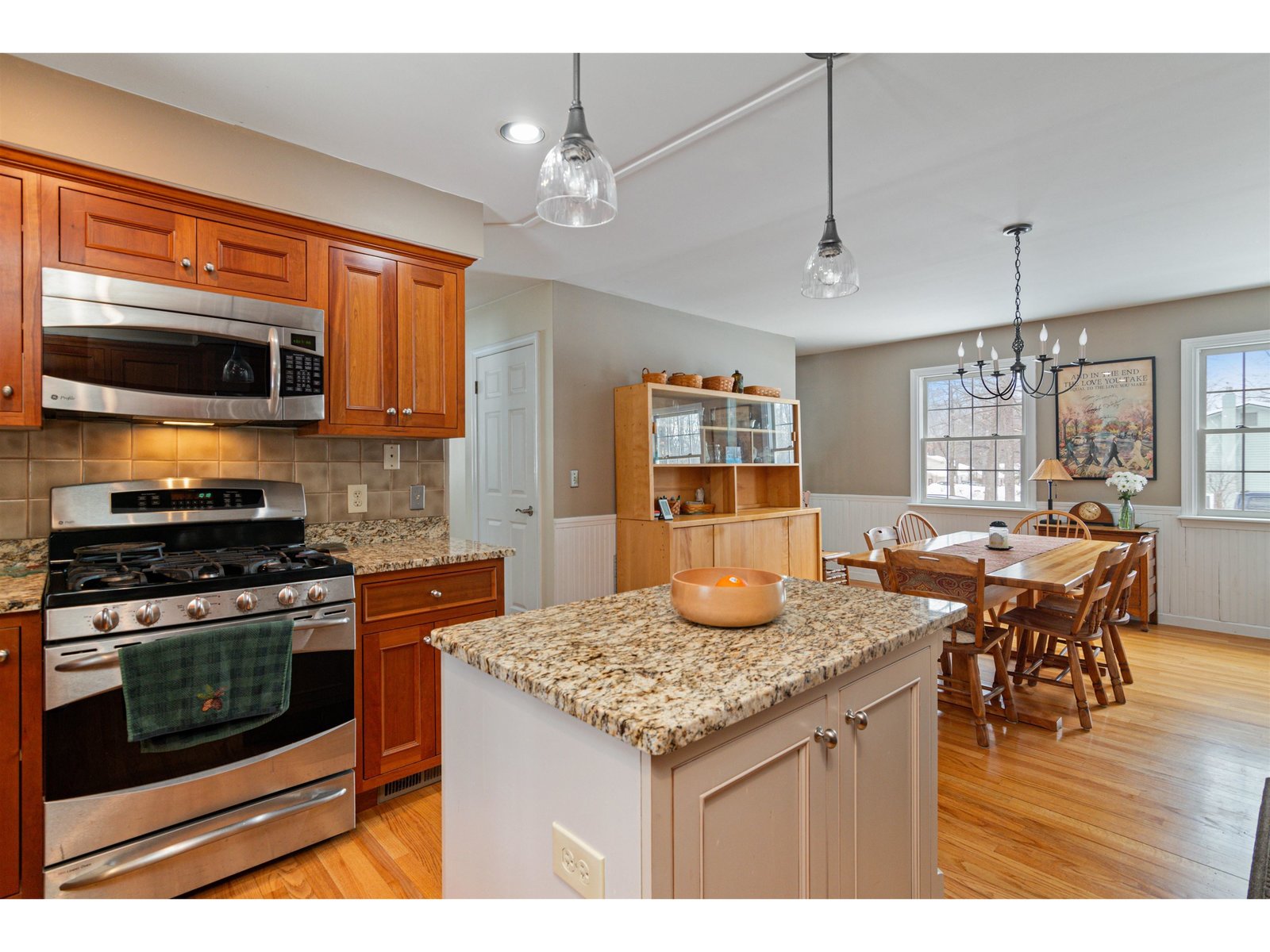 643 Oak Circle