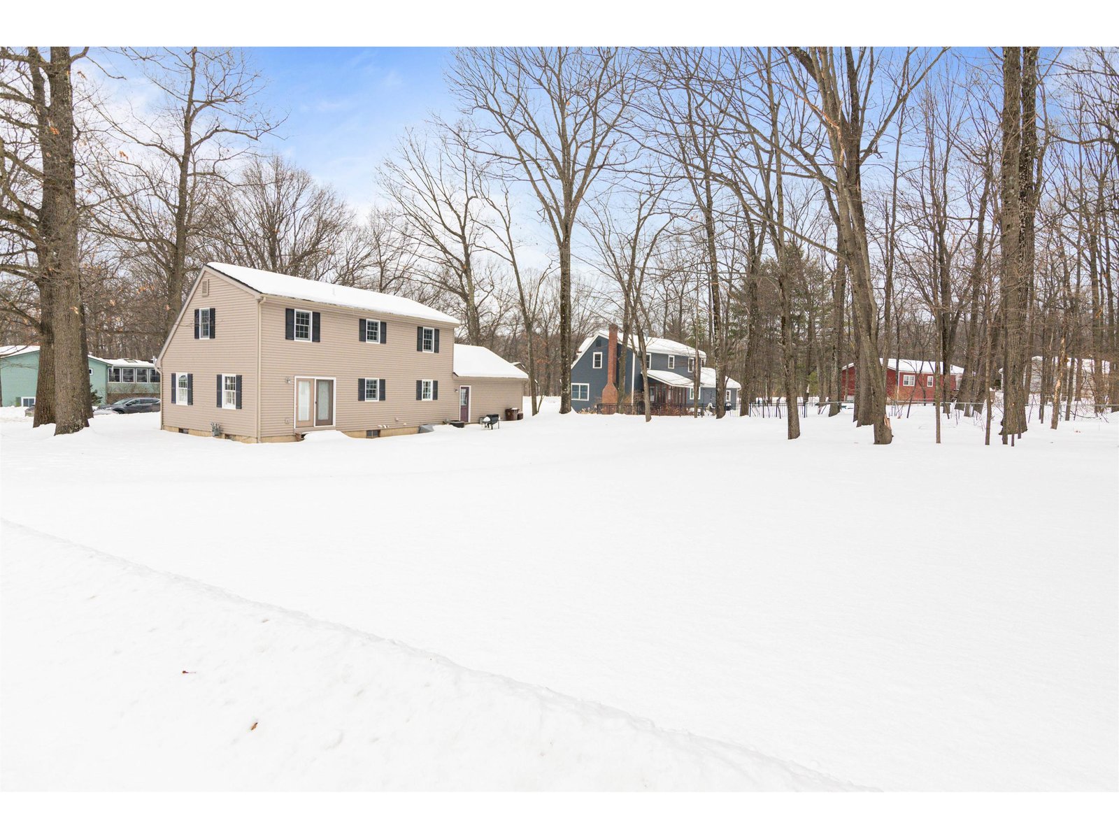 643 Oak Circle