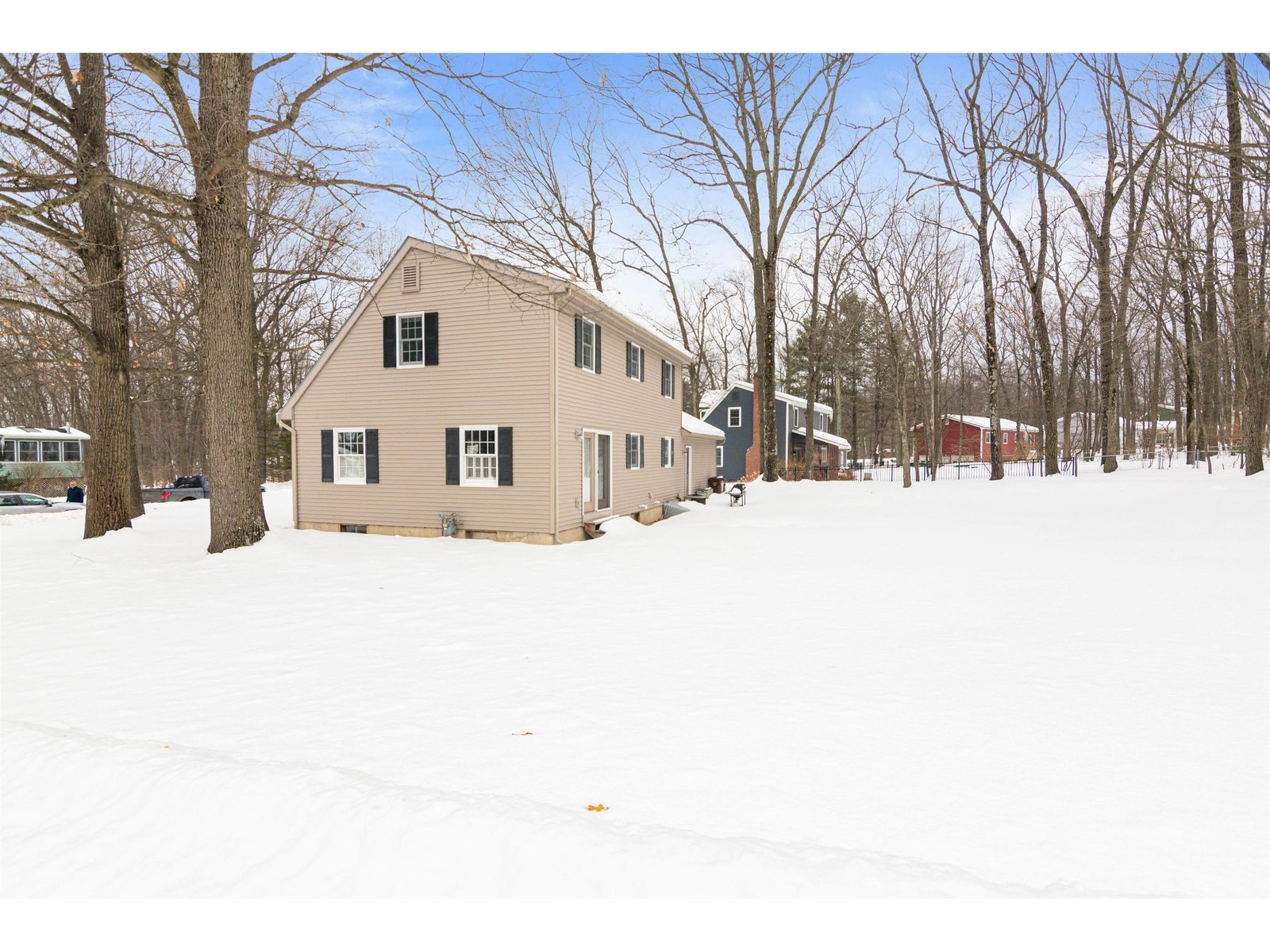 643 Oak Circle