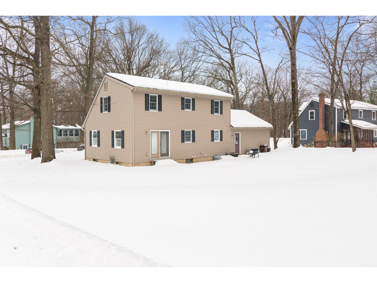 643 Oak Circle