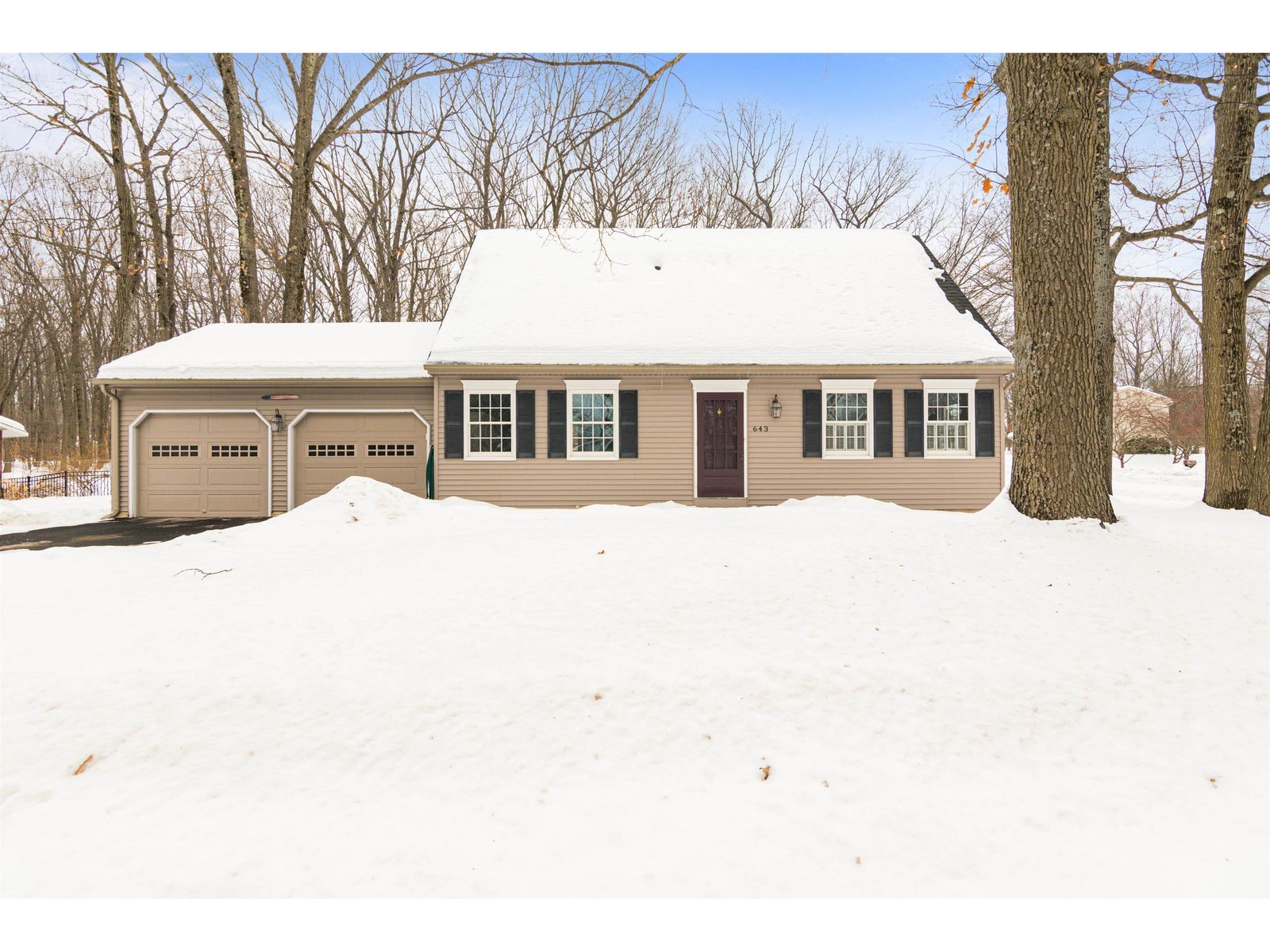 643 Oak Circle