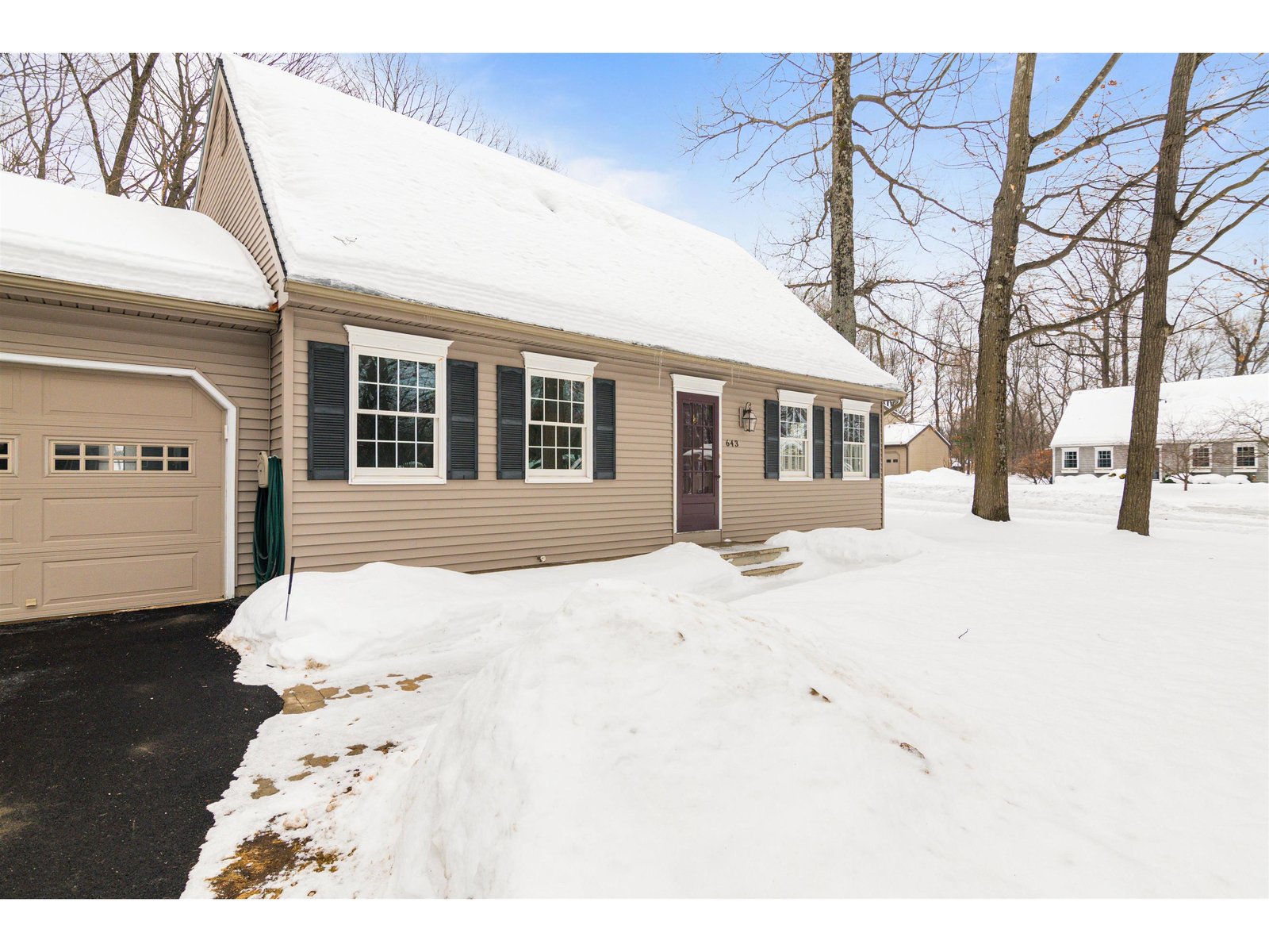 643 Oak Circle