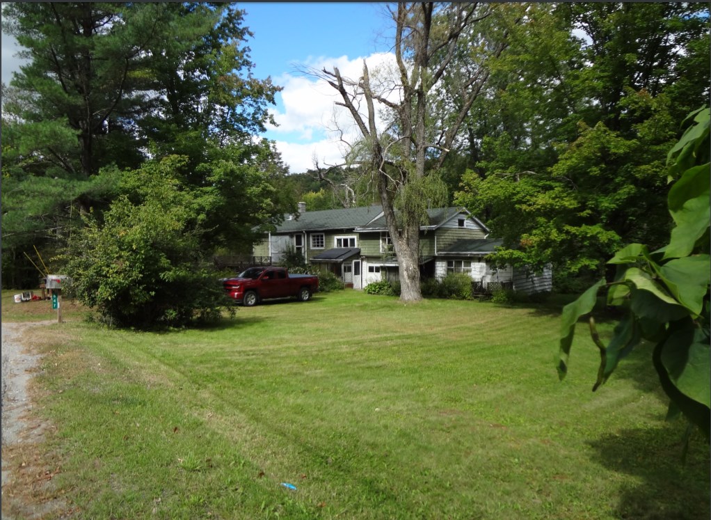 647 Duxbury Road