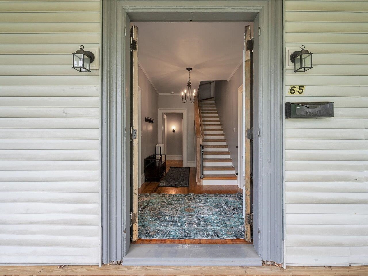 Spacious Entry
