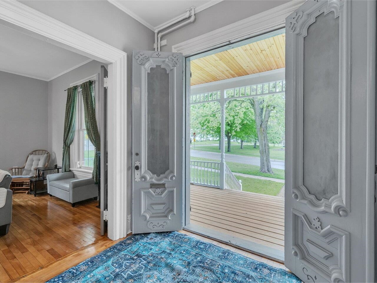 Look at the Front Door Detail!
