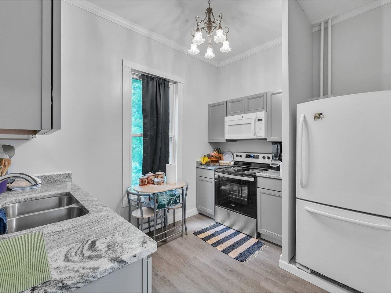 Fully Updated Kitchen