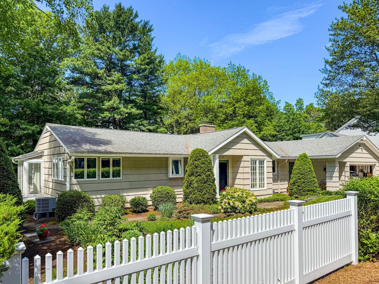 65 DeForest Heights
