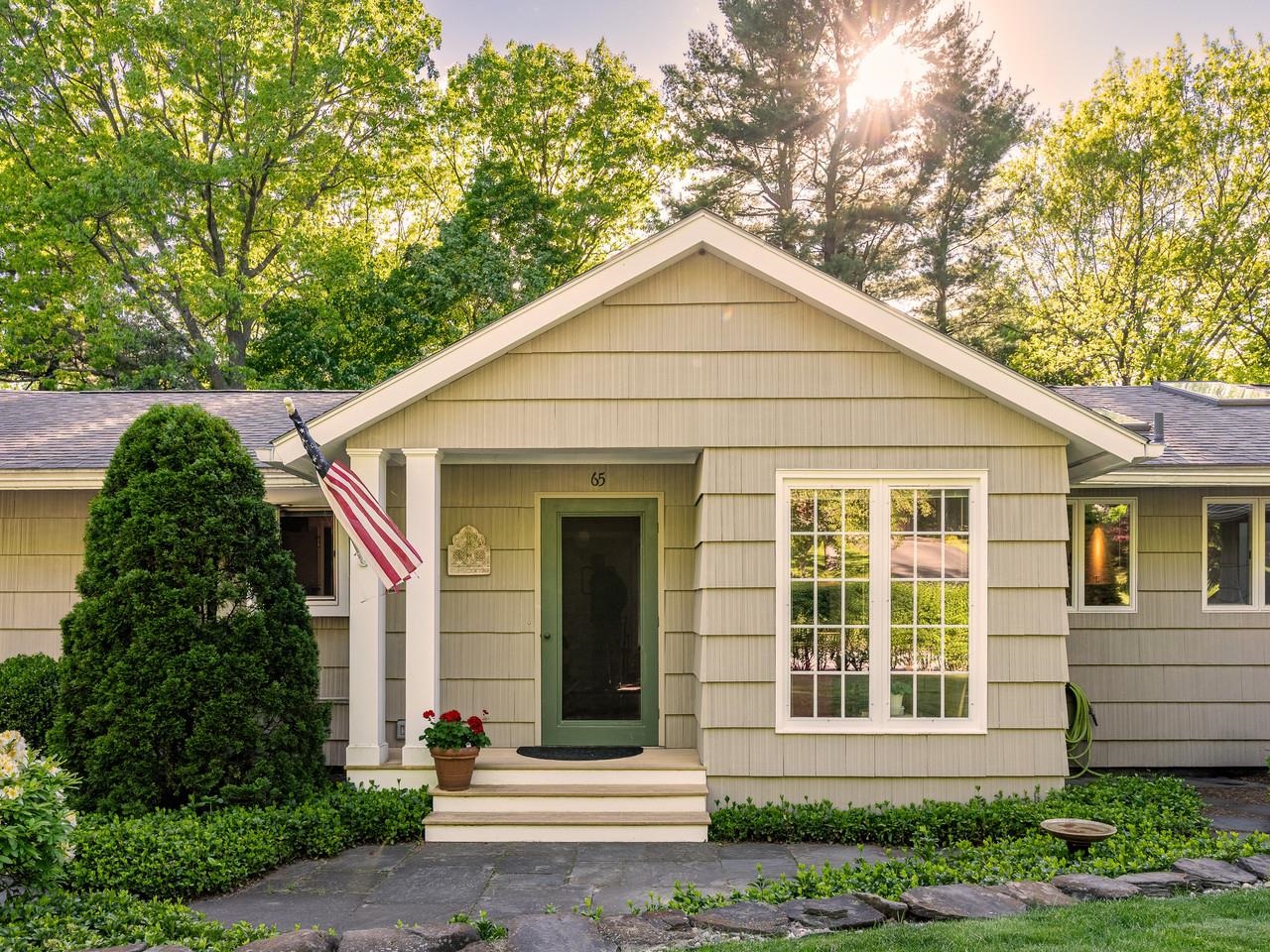 65 DeForest Heights