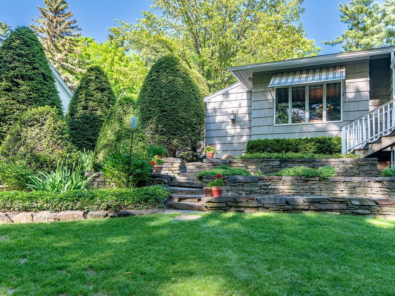 65 DeForest Heights