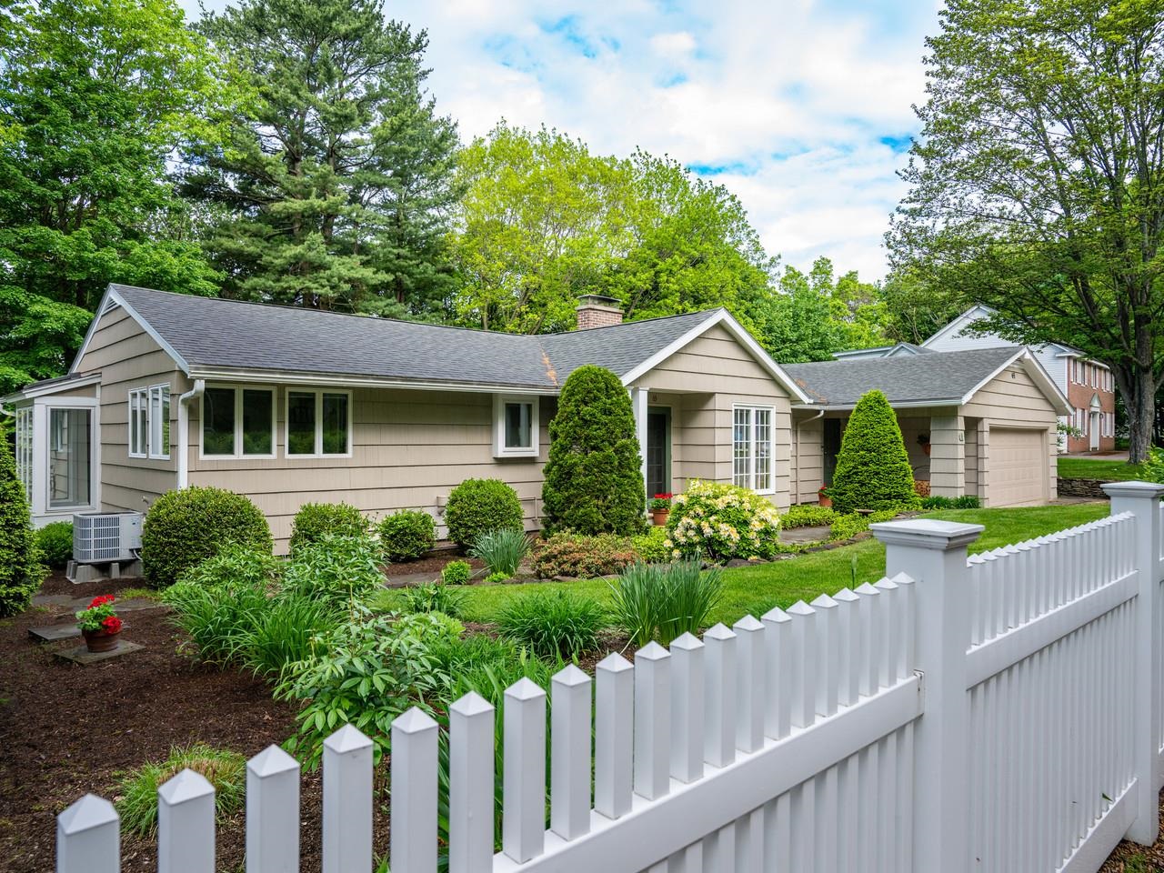 65 DeForest Heights