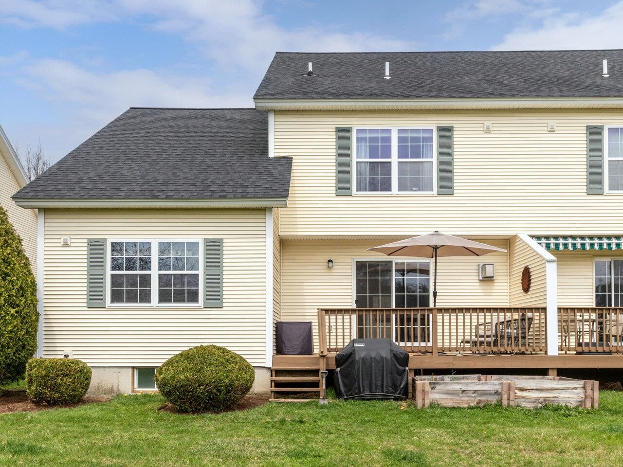South-Facing Back Deck