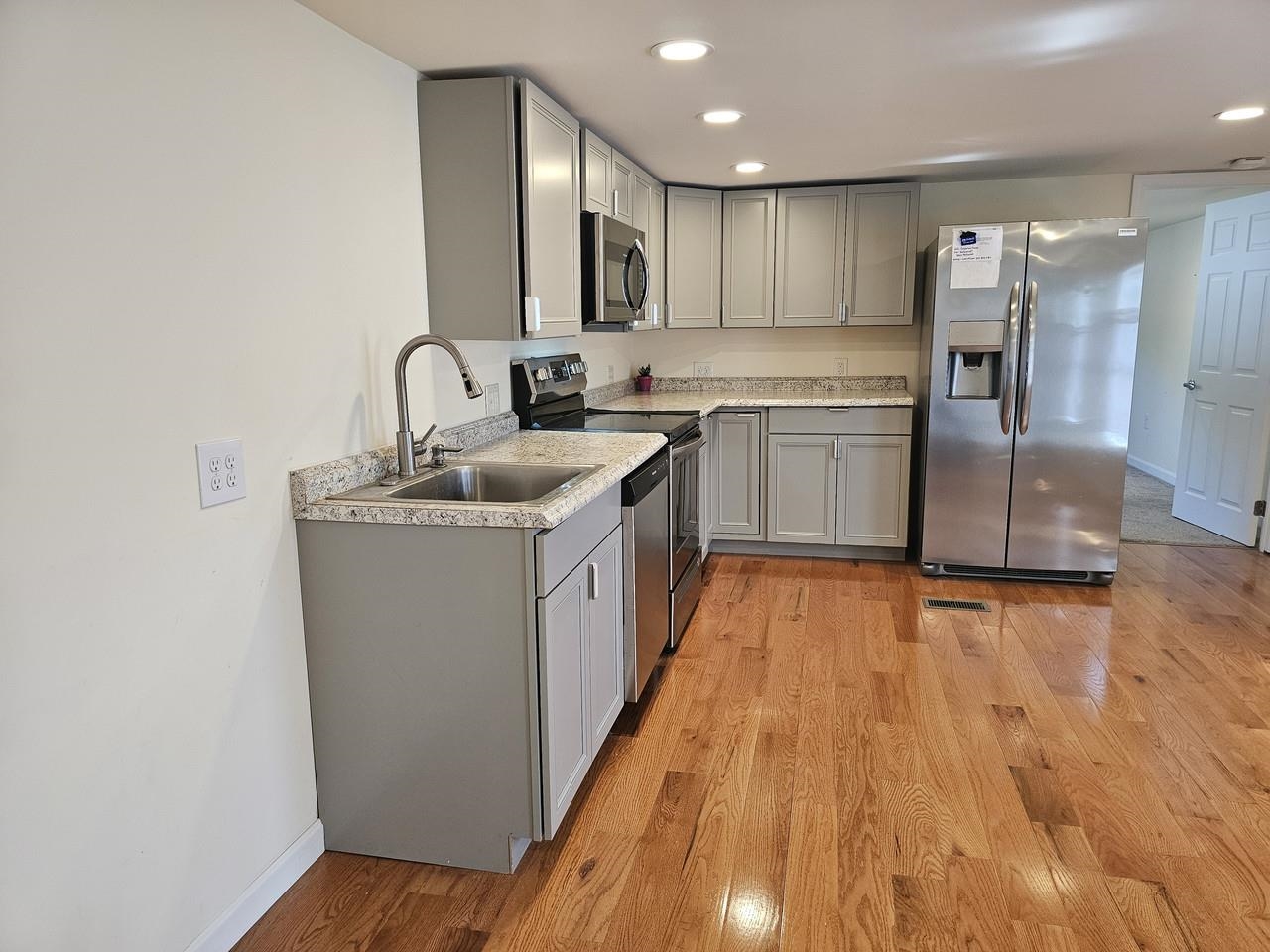 L-shaped kitchen