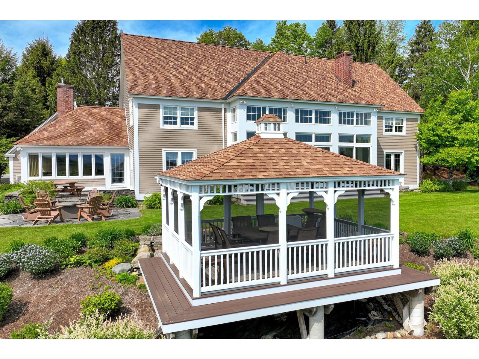 657 Town Farm Road, Ludlow