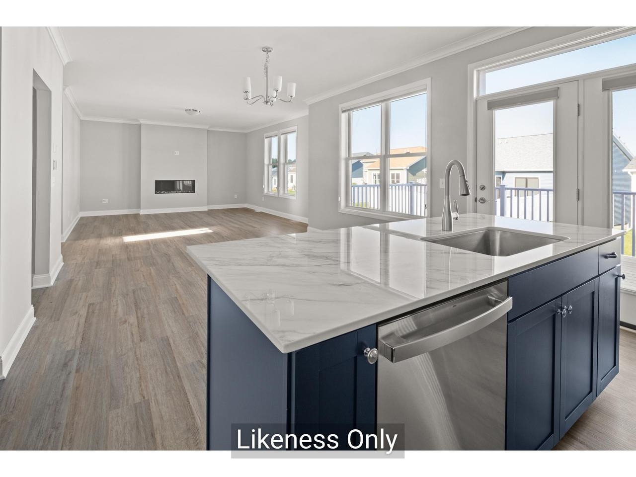 Open kitchen & living