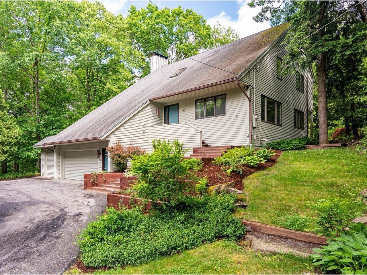 66 Dunder Road, Burlington