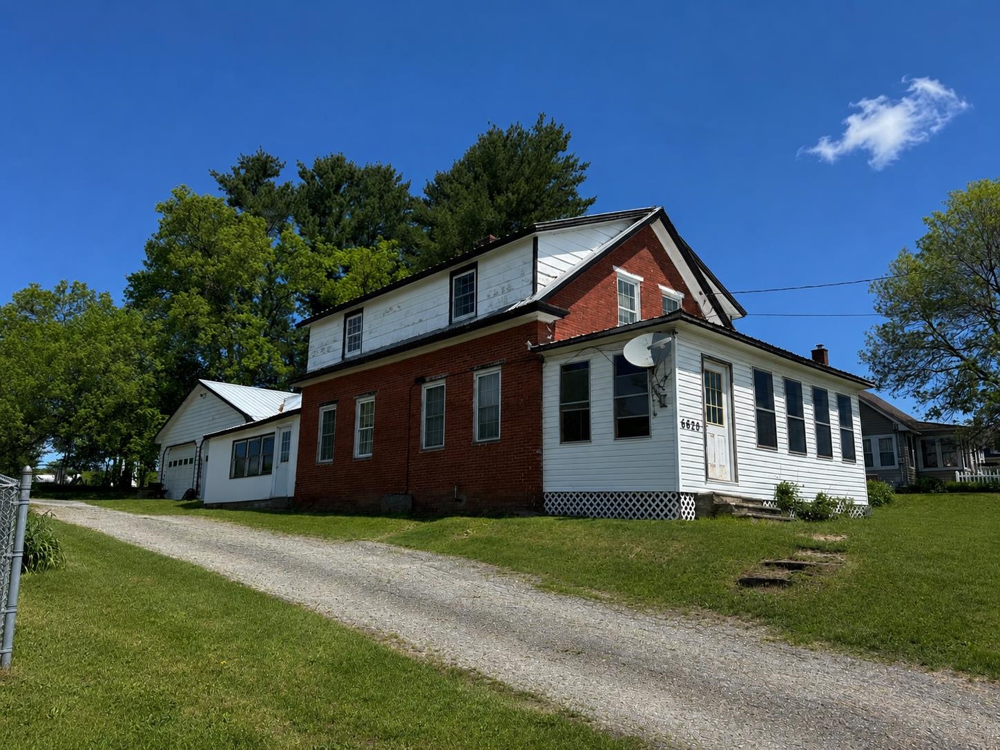 6620 VT RTE 100, Troy