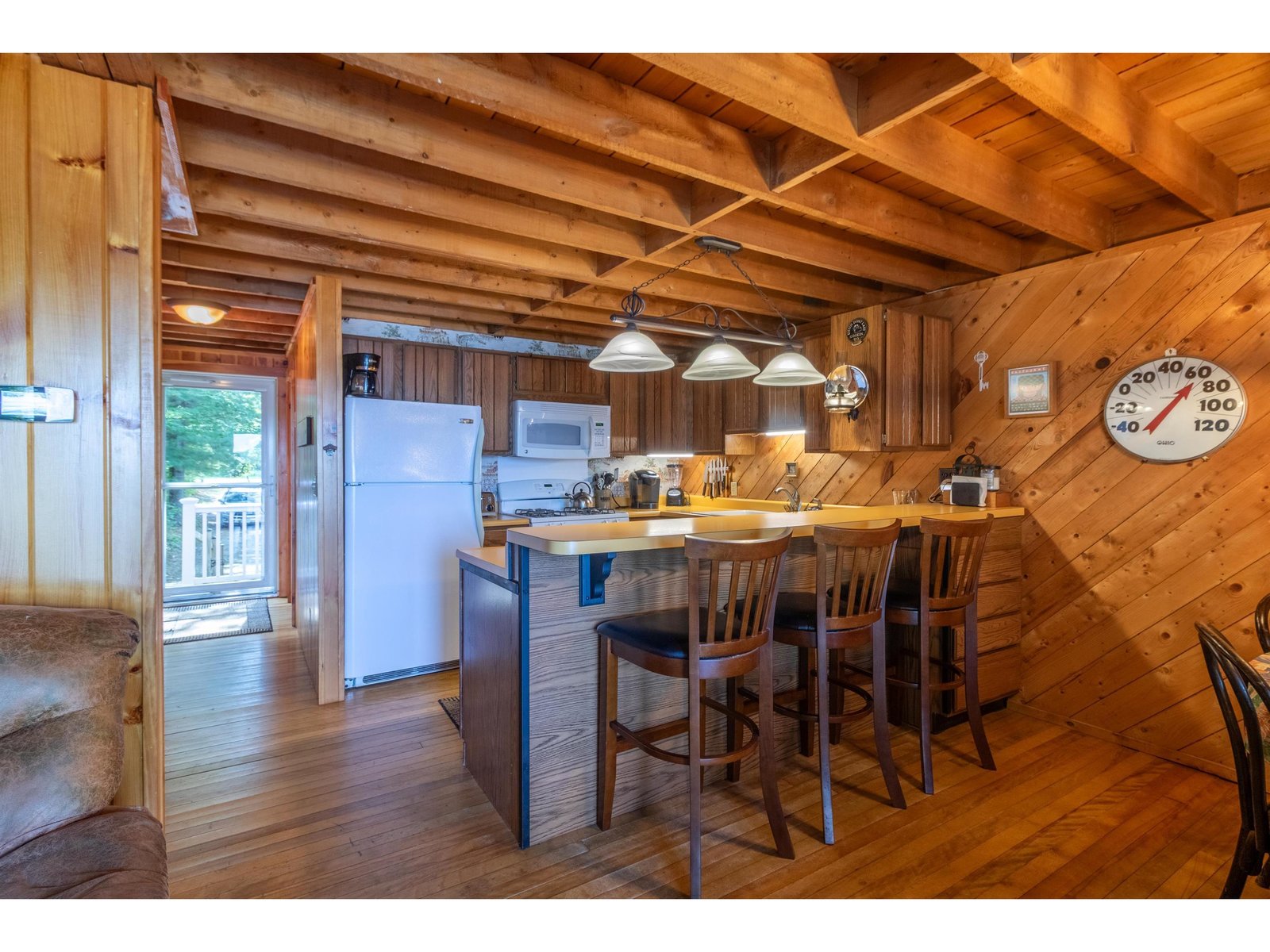 665 Lakeshore Drive