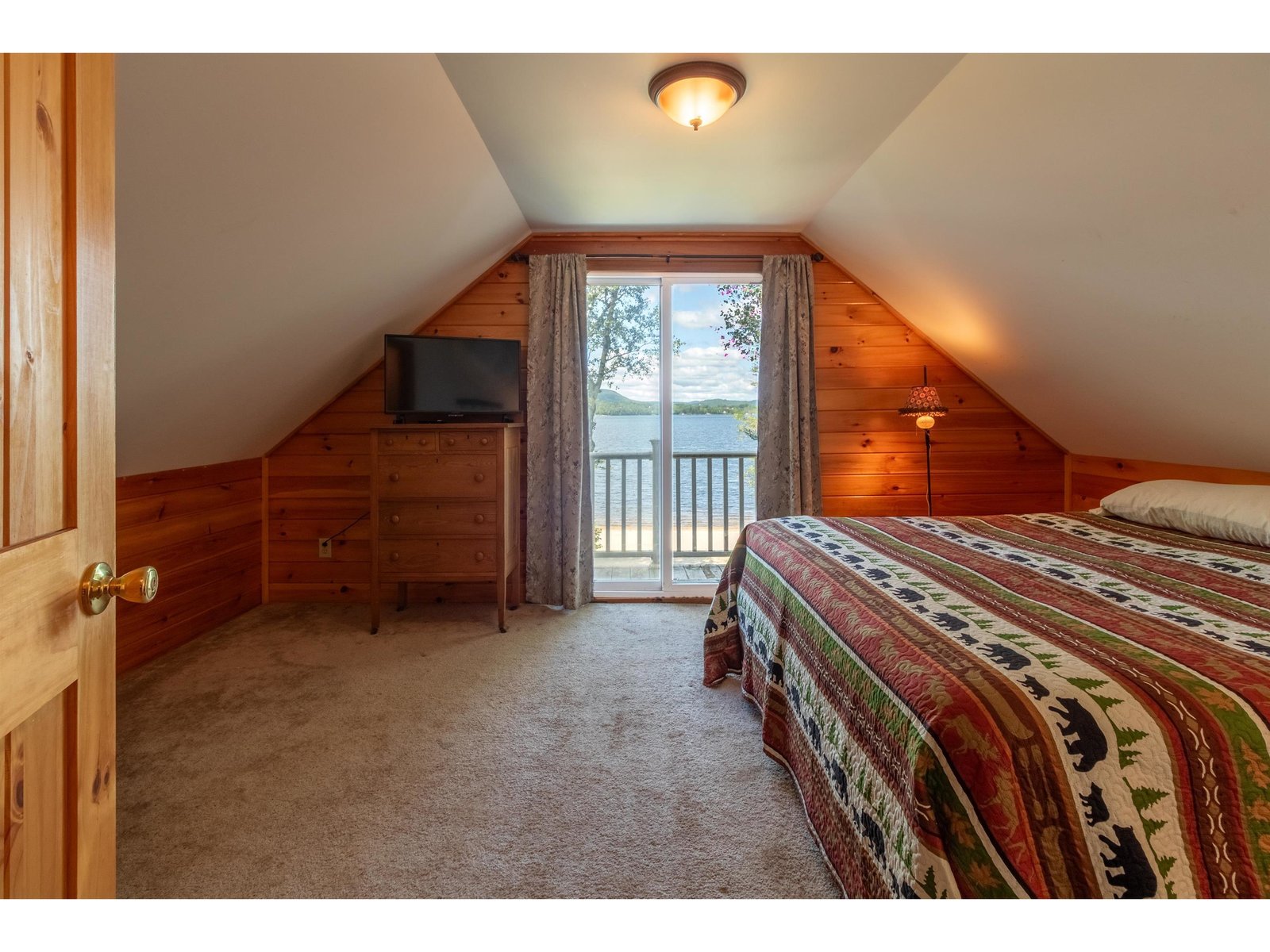 665 Lakeshore Drive