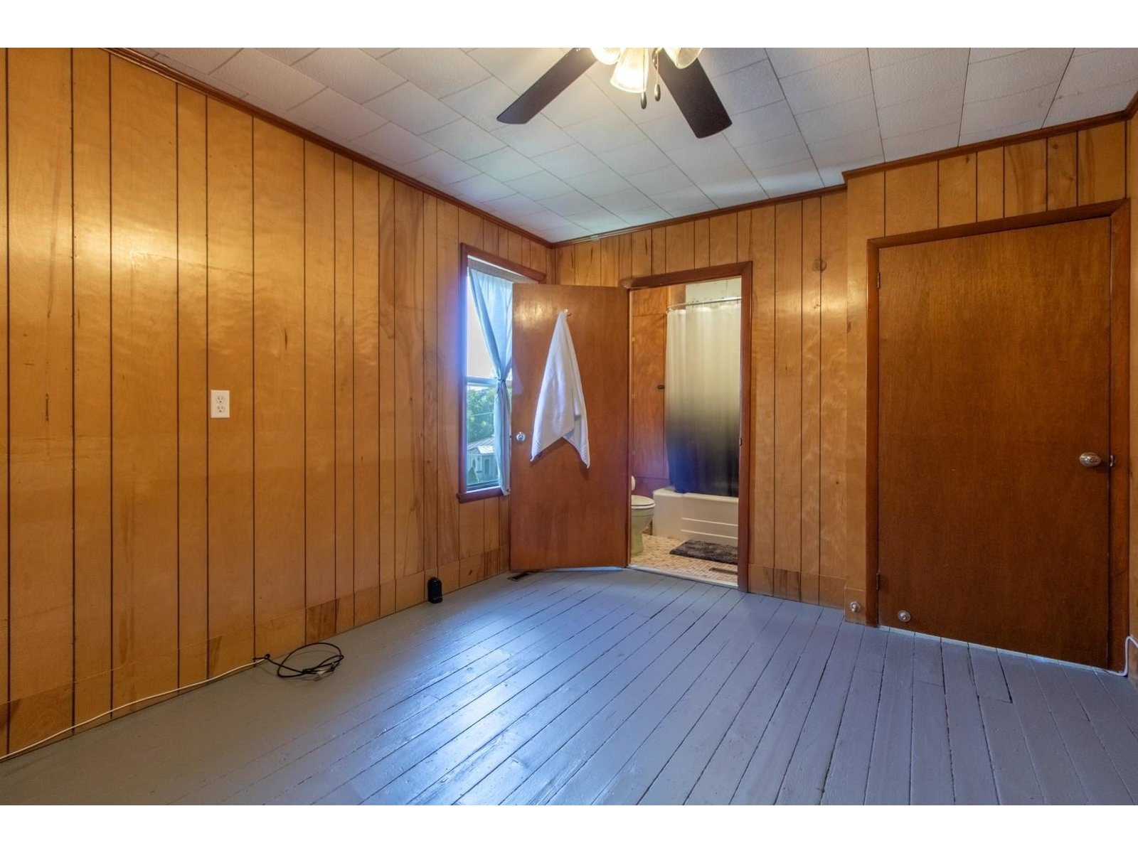 Bedroom 4 with bathroom