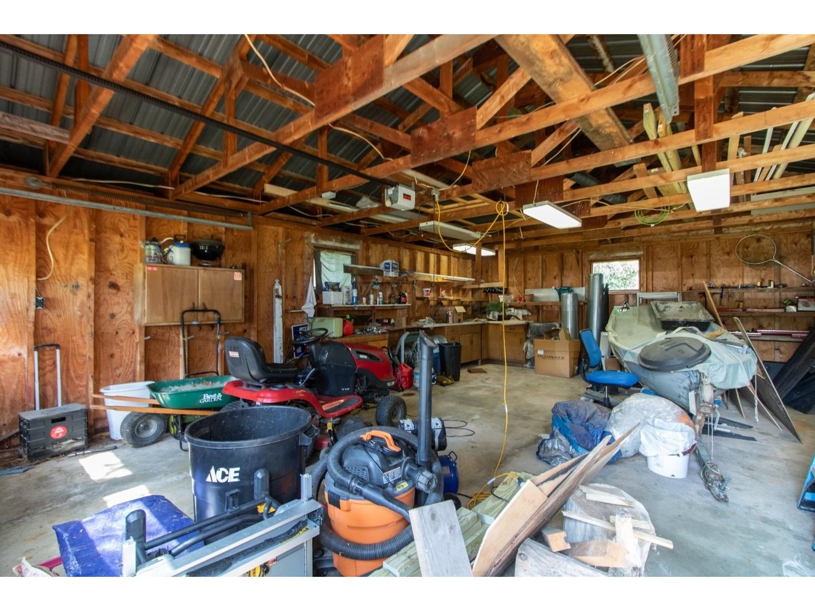 Oversized 1 car garage