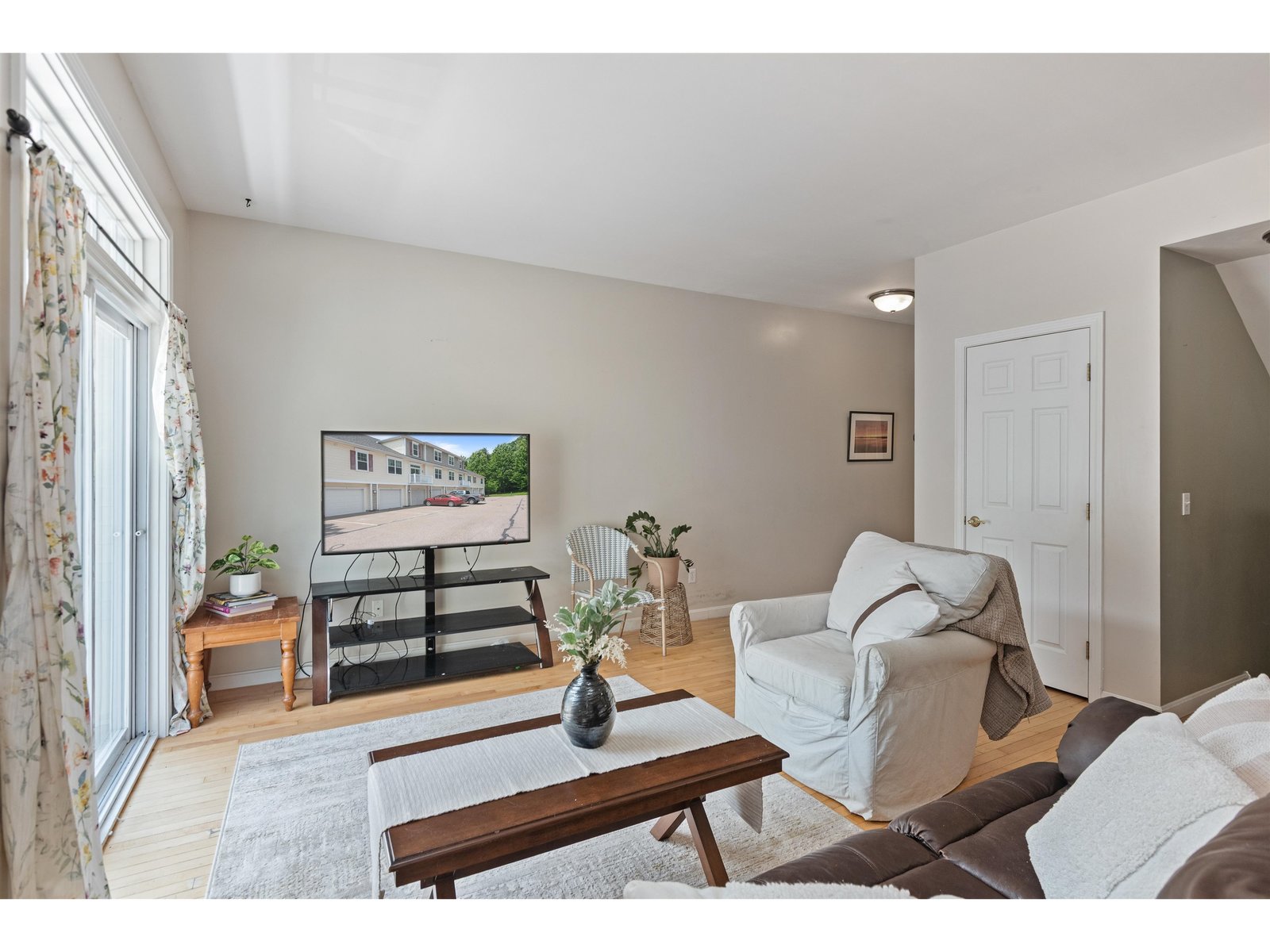 67 Pearl Street, Unit 8