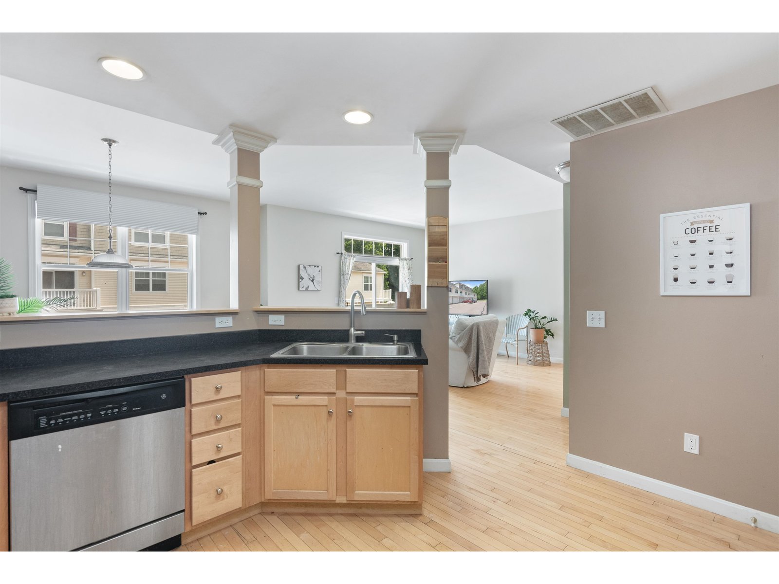 67 Pearl Street, Unit 8
