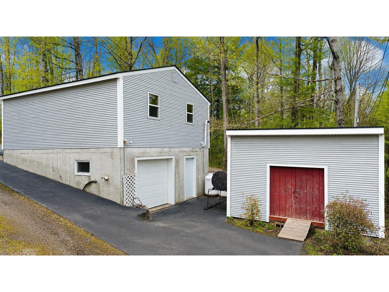 Garage & Shed