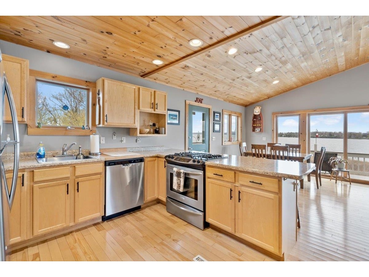 68 Whitecap Road