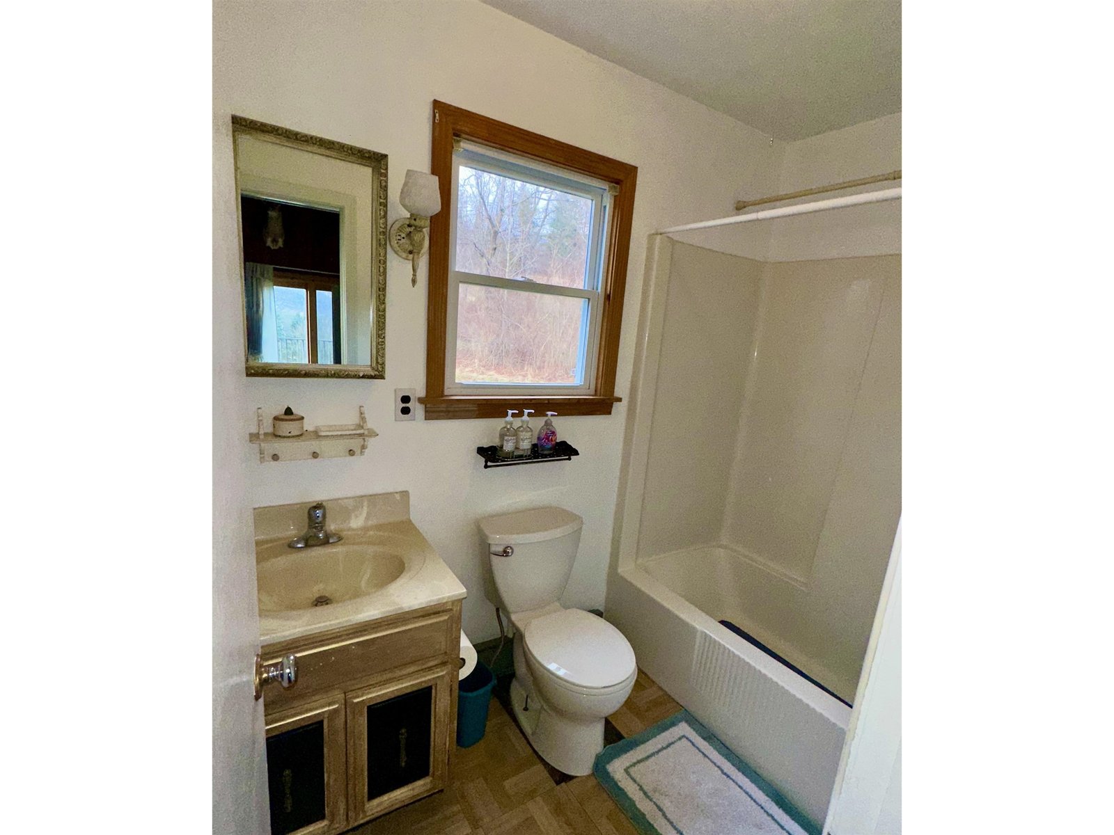 Full Bath - main Floor