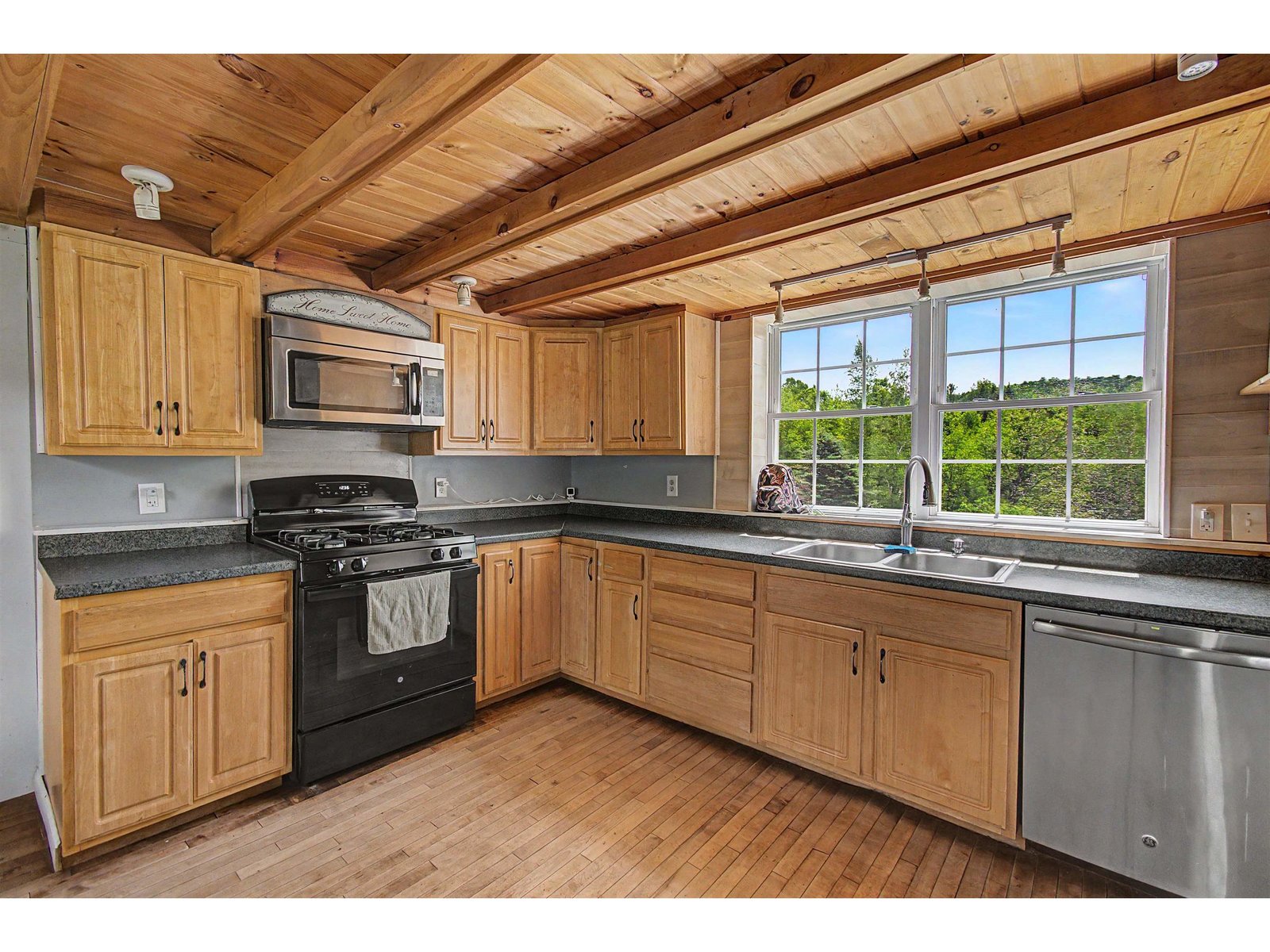 6872 Chester A Arthur Road