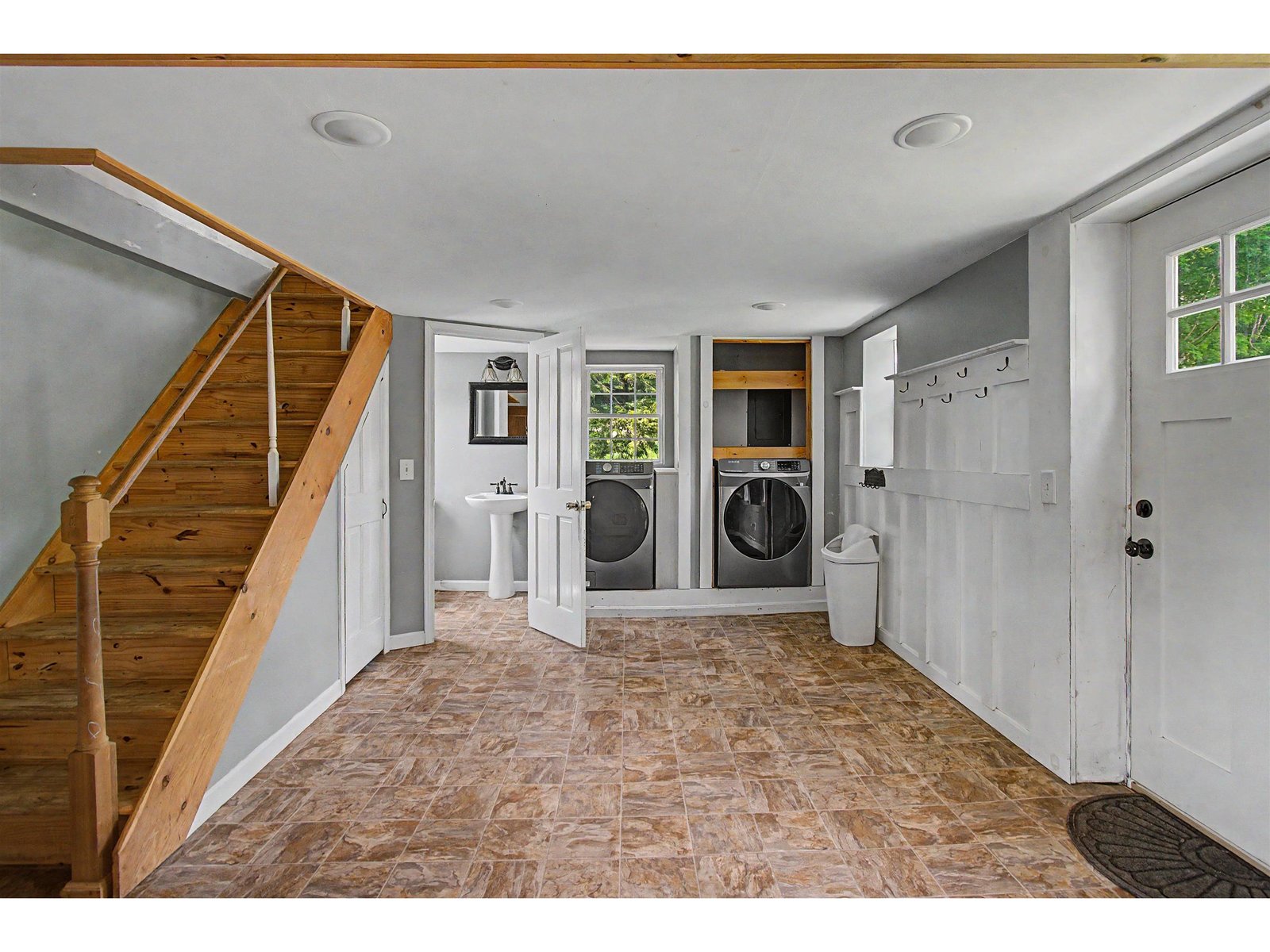 6872 Chester A Arthur Road