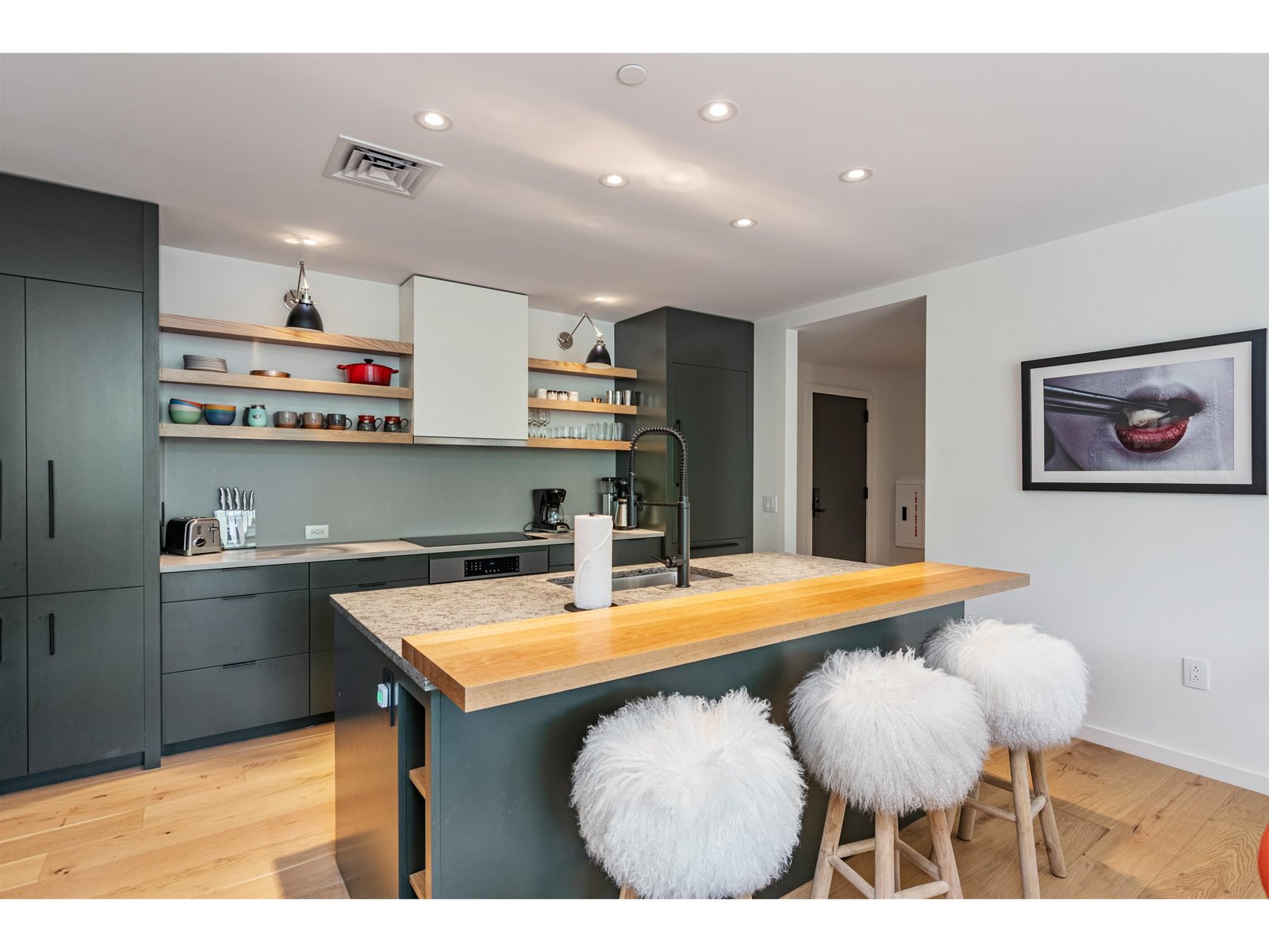 69 Hourglass Drive, Unit 205