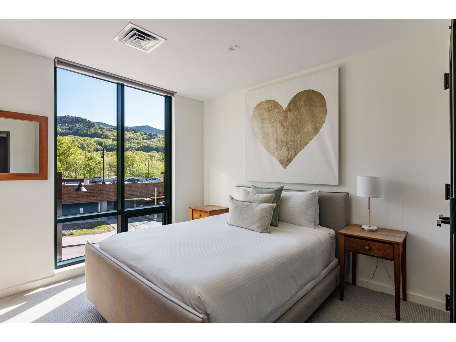 Guest bedroom