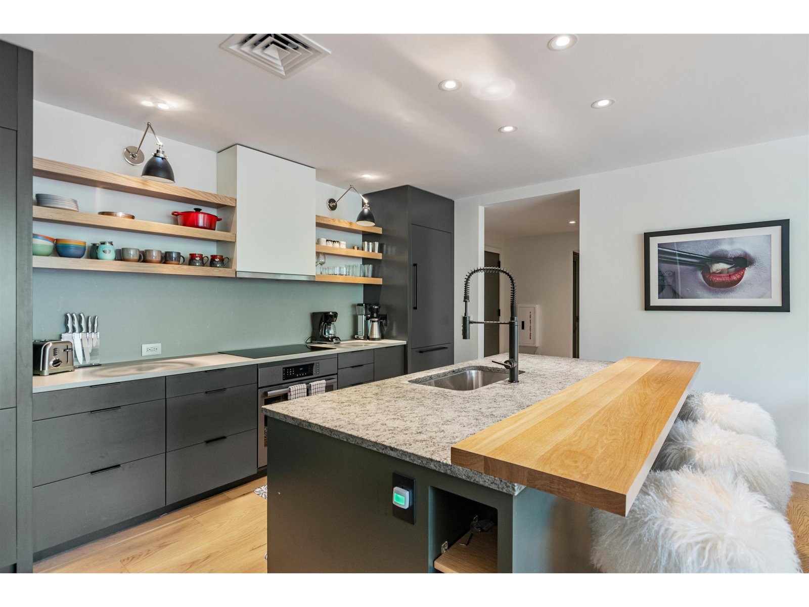 69 Hourglass Drive, Unit 205