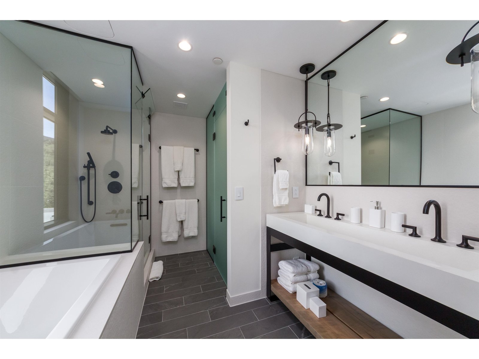 69 Hourglass Drive, Unit 307