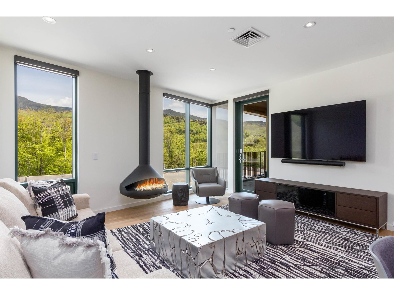 69 Hourglass Drive, Unit 307