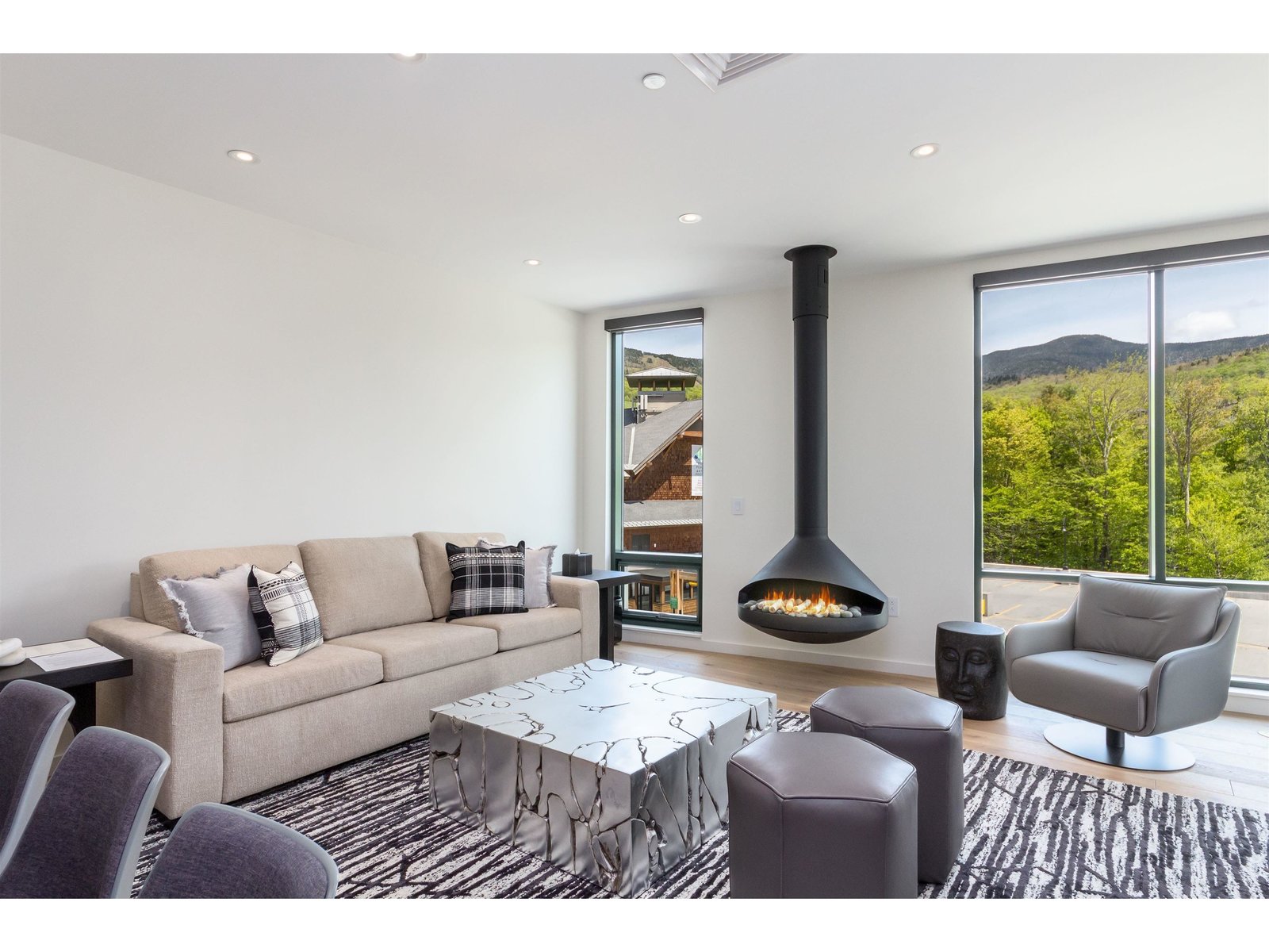 69 Hourglass Drive, Unit 307